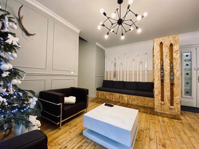 L'Olympique, Appartement 8 Voyageurs Avec Parking 萨维尼亚克莱奥尔莫 外观 照片