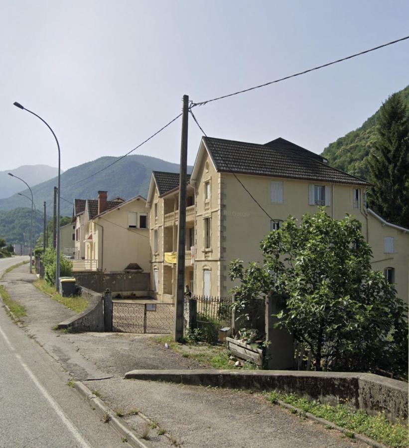 L'Olympique, Appartement 8 Voyageurs Avec Parking 萨维尼亚克莱奥尔莫 外观 照片